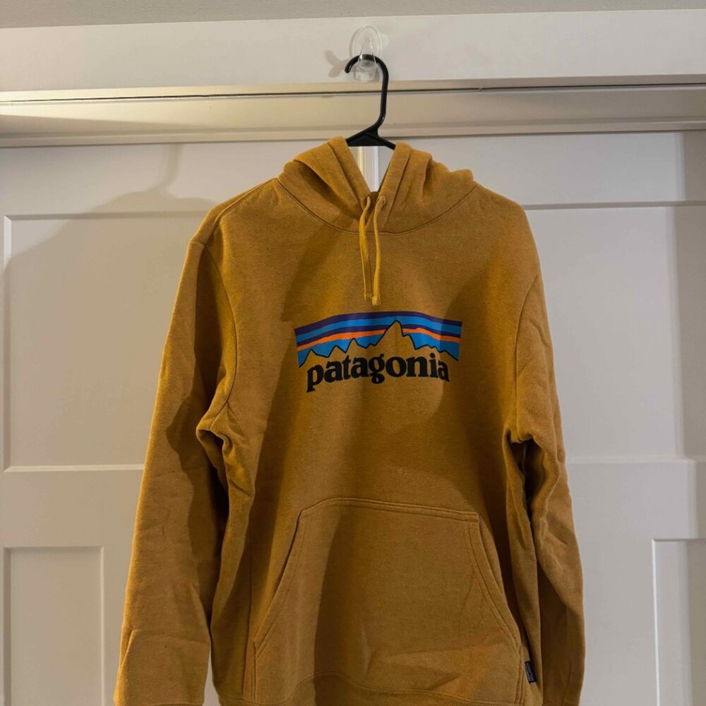Patagonia Men’s Sweatshirt – Size Medium